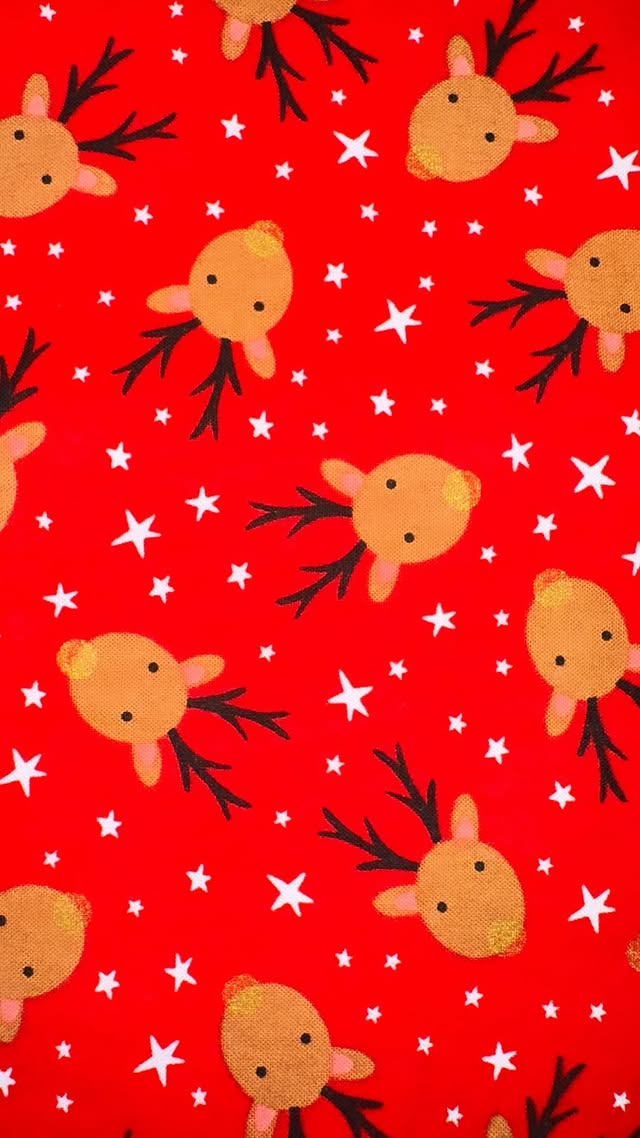 Reindeer Heads and Stars on Red